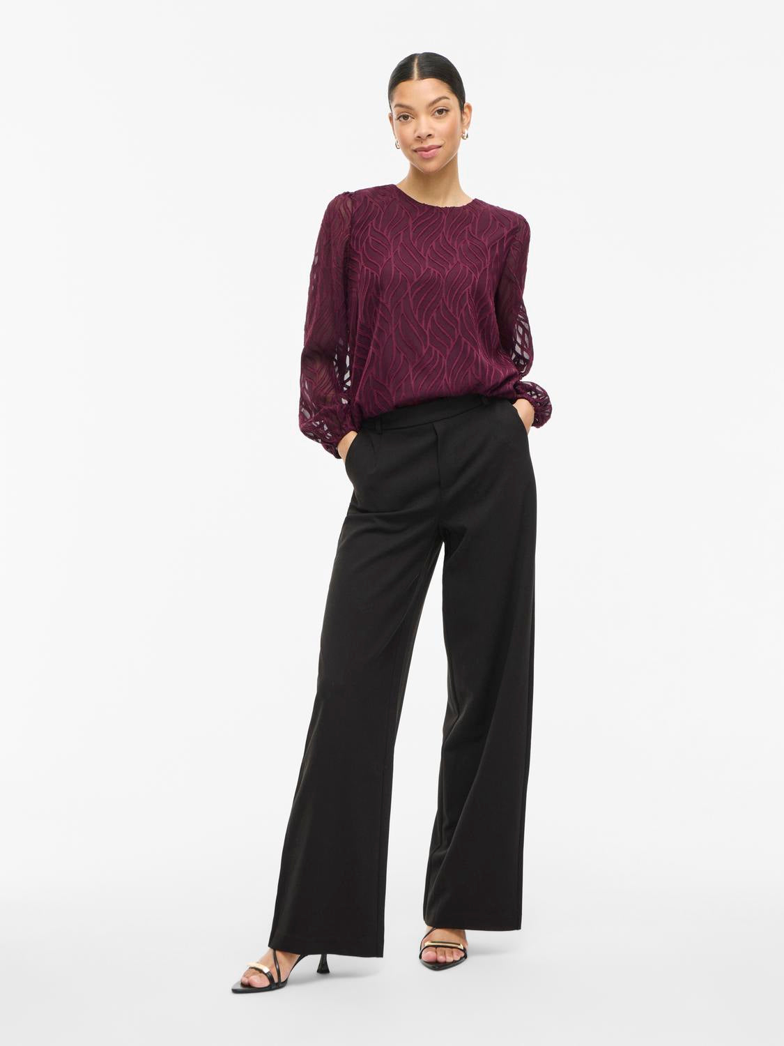 model_shot-front_full